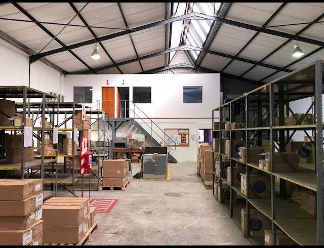 370M² WAREHOUSE TO LET IN EPPING INDUSTRIAL